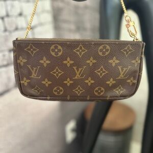 Louis Vuitton LV Accessory Sac Shopping pouch Monogram